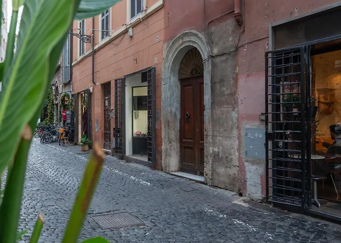 Pellegrino Piazza Navona 2bdr Apartment